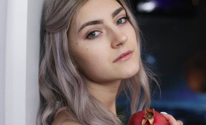 Эмилия, 22