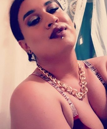 Альбина, 22